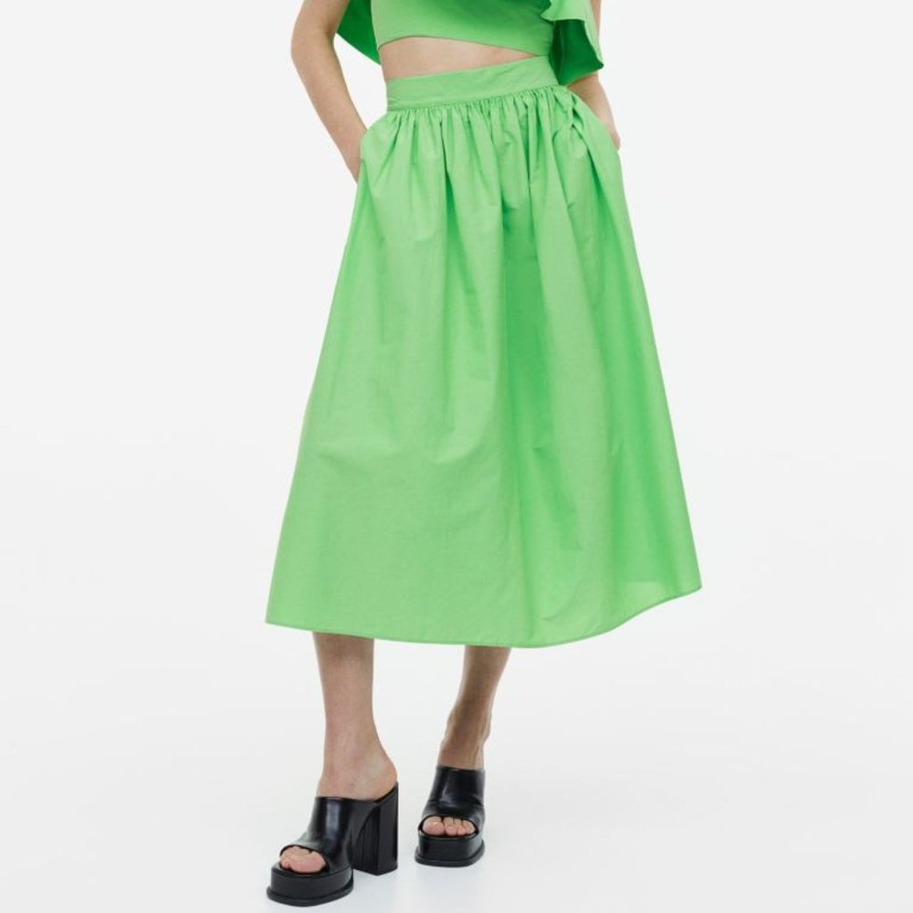 NWT Flared High-Waisted Skirt from H&M, Green